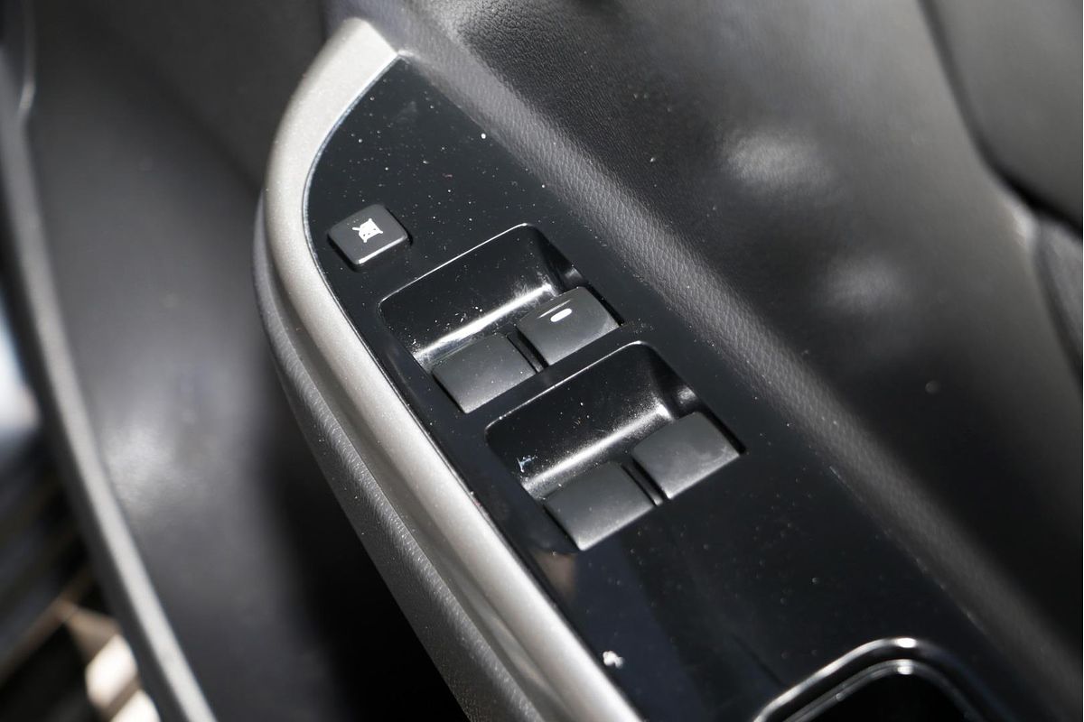 2019 Mitsubishi Triton GLS MR 4X4