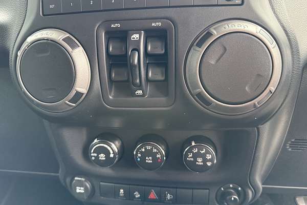 2016 Jeep Wrangler Unlimited Sport JK