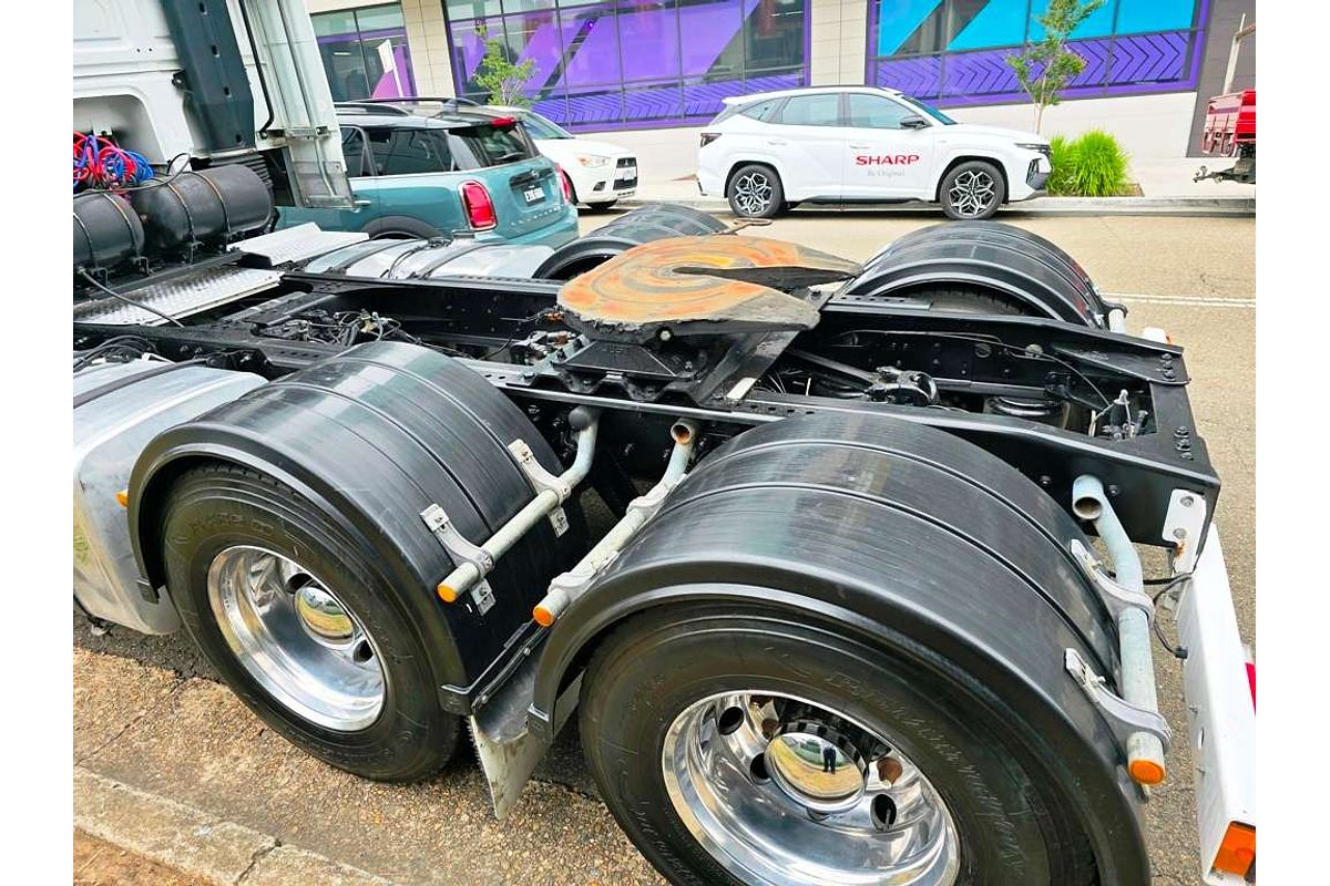 DAF XF105 2012 6x4 PRIME MOVER