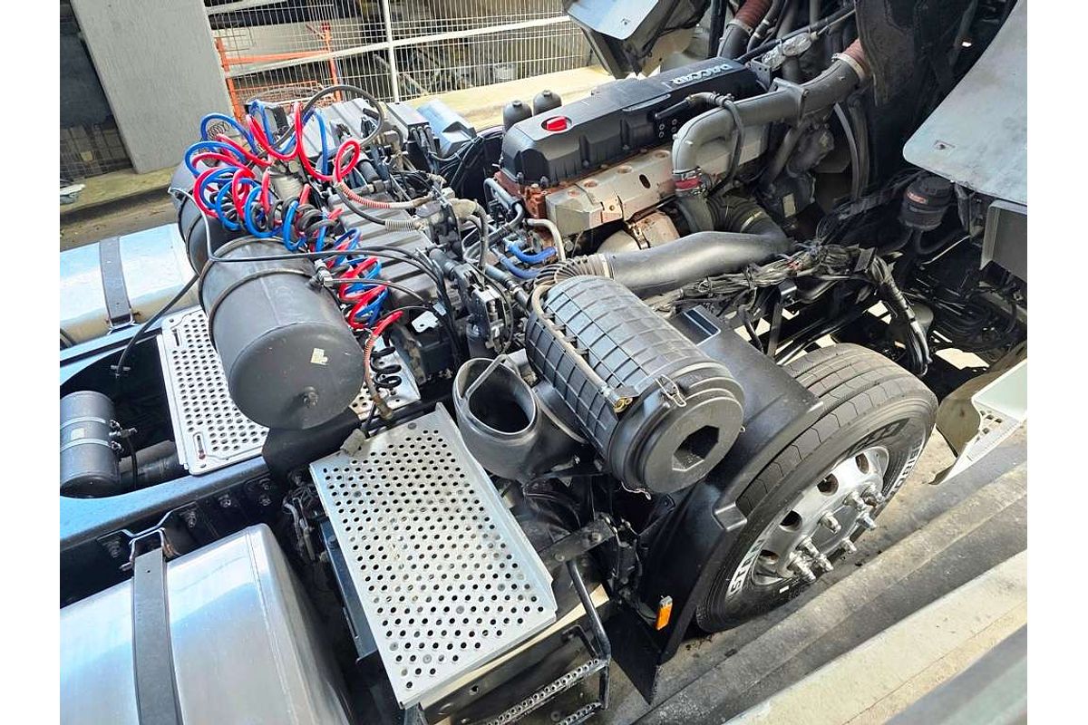 DAF XF105 2012 6x4 PRIME MOVER