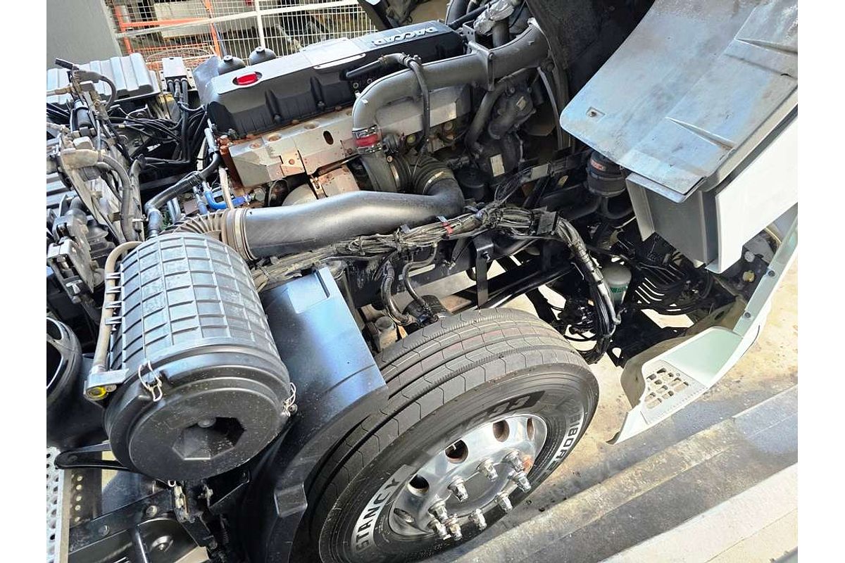 DAF XF105 2012 6x4 PRIME MOVER