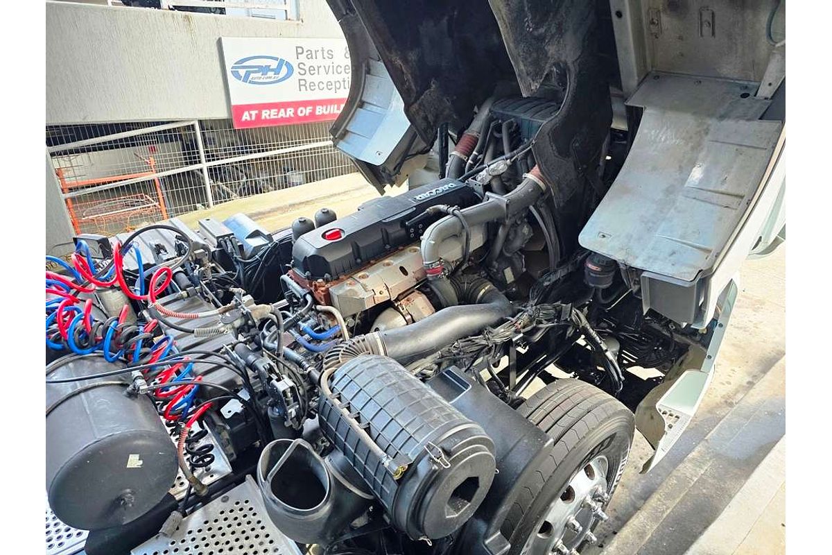 DAF XF105 2012 6x4 PRIME MOVER