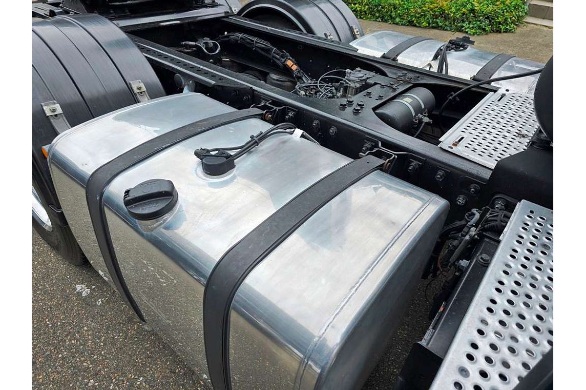 DAF XF105 2012 6x4 PRIME MOVER