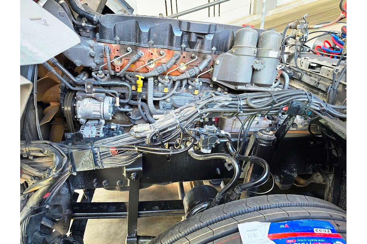 DAF XF105 2012 6x4 PRIME MOVER