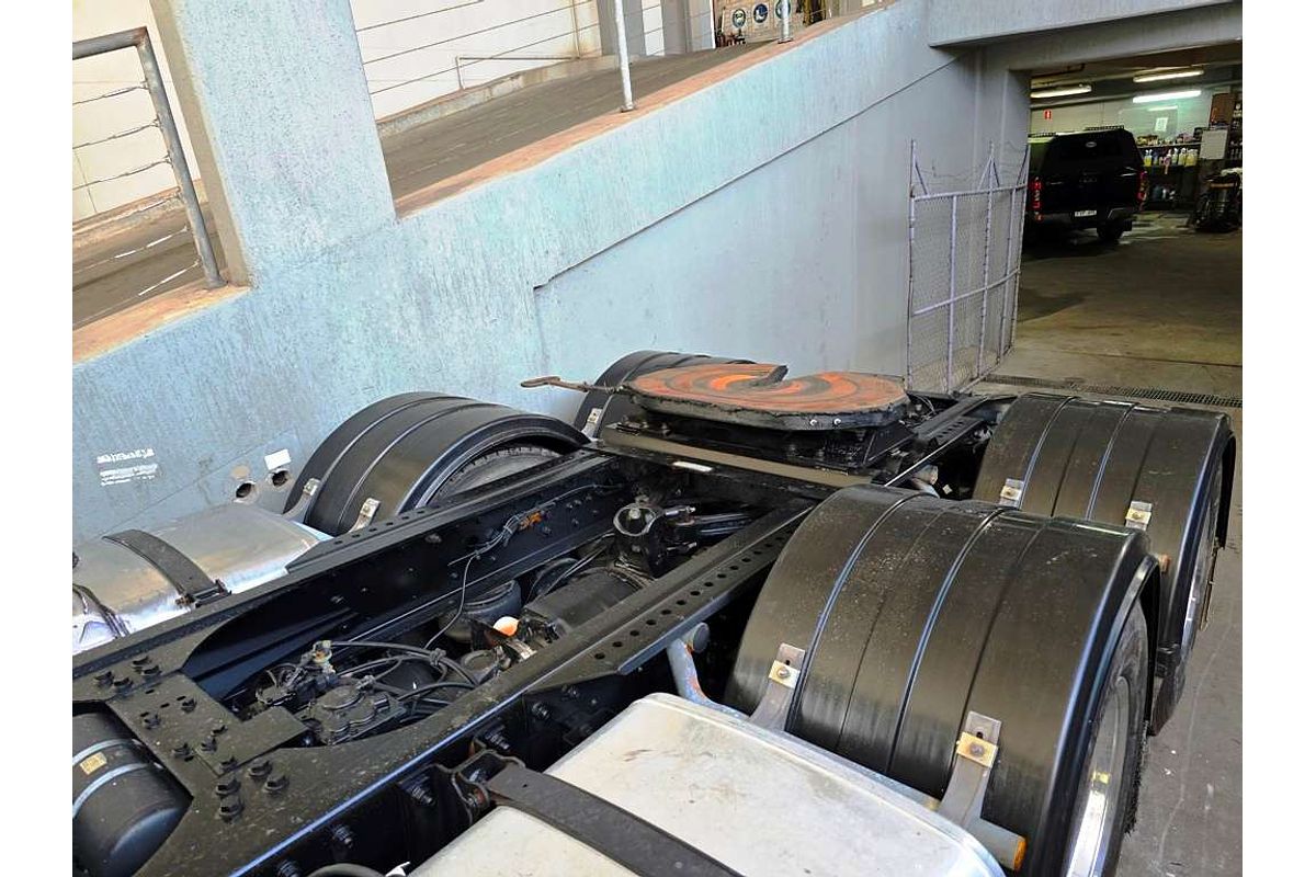 DAF XF105 2012 6x4 PRIME MOVER