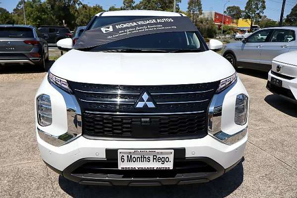 2023 Mitsubishi Outlander ES ZM