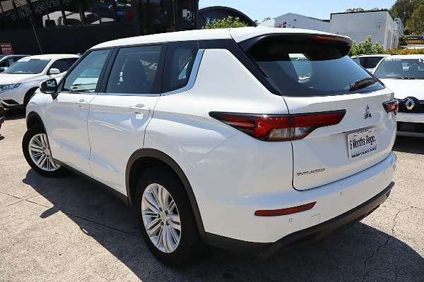 2023 Mitsubishi Outlander ES ZM