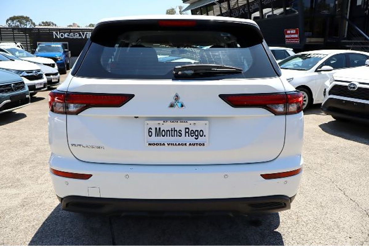 2023 Mitsubishi Outlander ES ZM