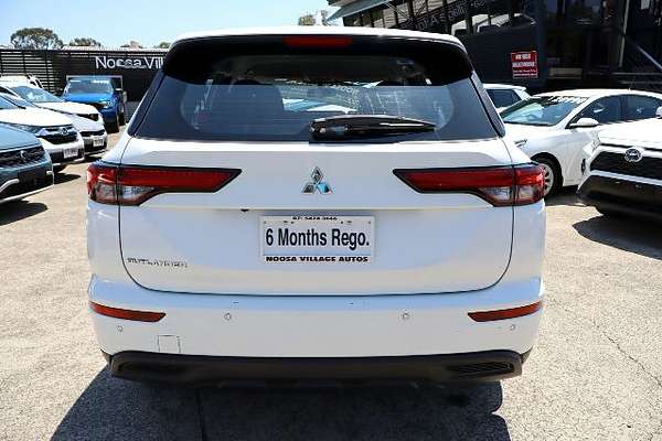 2023 Mitsubishi Outlander ES ZM