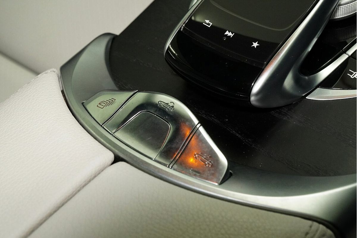 2016 Mercedes-Benz C-Class C200 A205