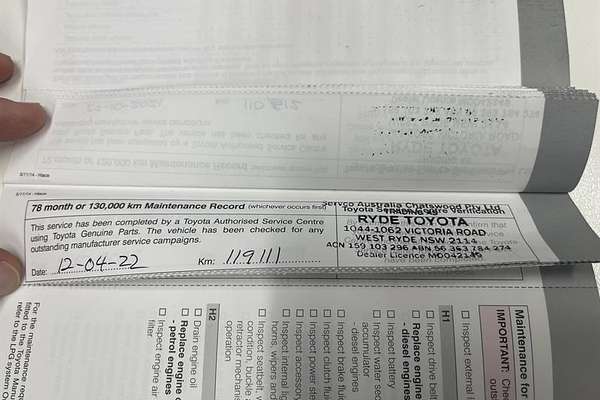 2015 Toyota Hiace Commuter TRH223R ELWB High Roof