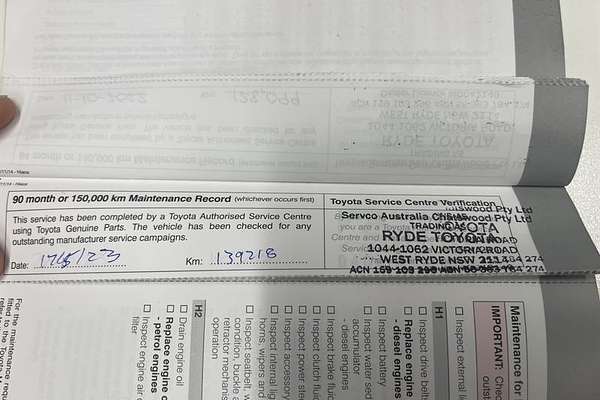 2015 Toyota Hiace Commuter TRH223R ELWB High Roof