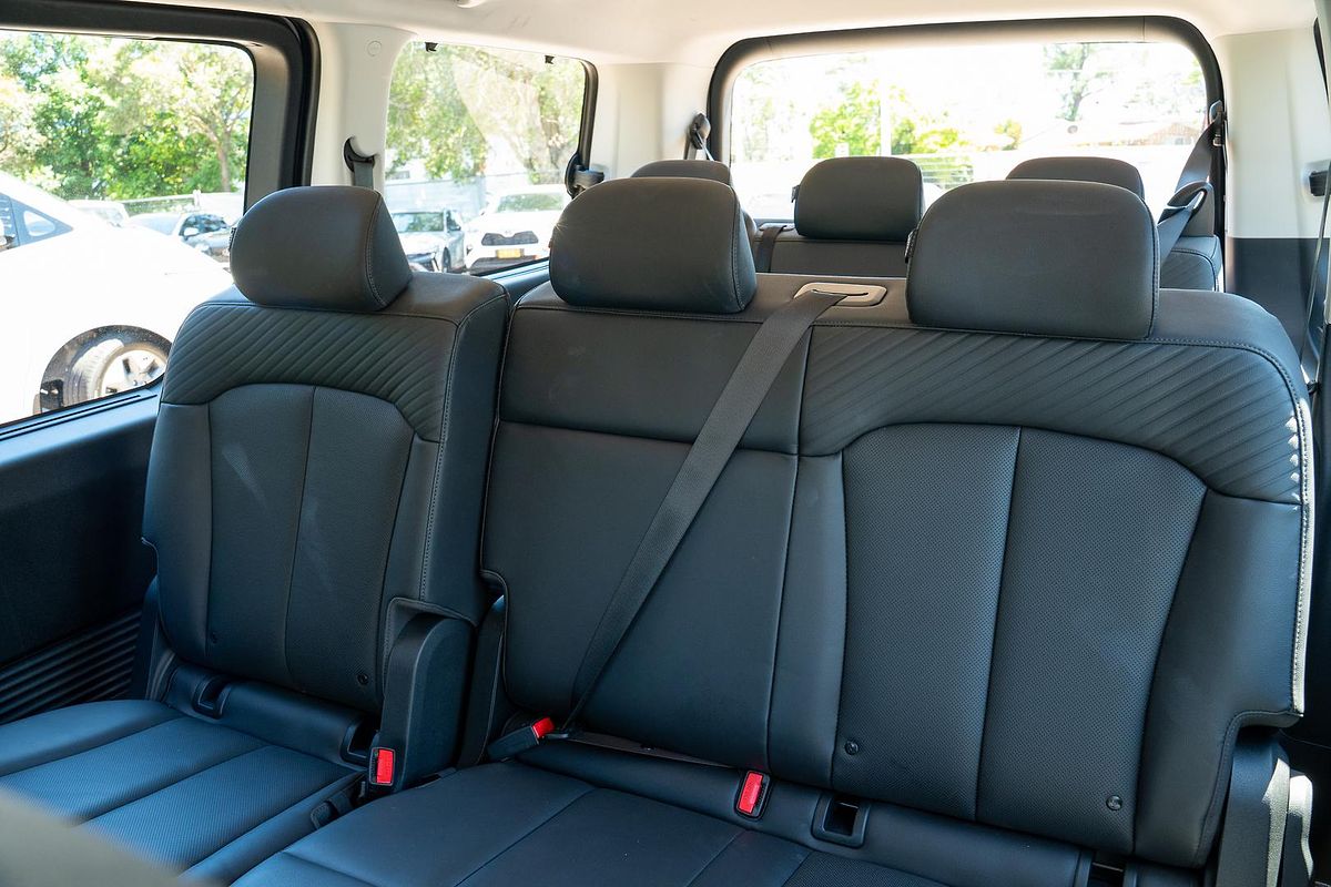 2025 Hyundai STARIA Highlander US4.V3