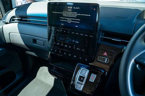 2025 Hyundai STARIA Highlander US4.V3