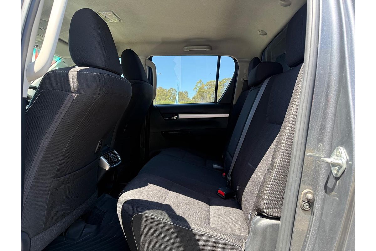 2020 Toyota Hilux SR5 GUN126R 4X4