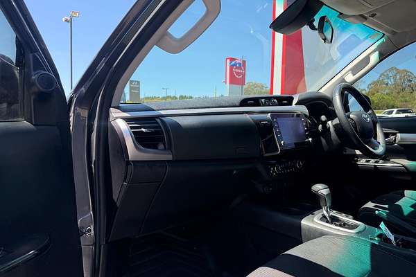 2020 Toyota Hilux SR5 GUN126R 4X4