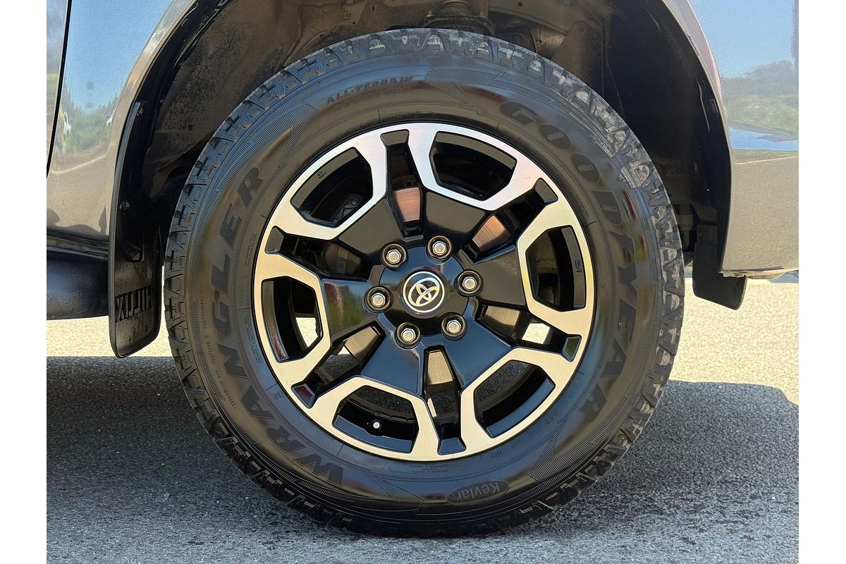 2020 Toyota Hilux SR5 GUN126R 4X4