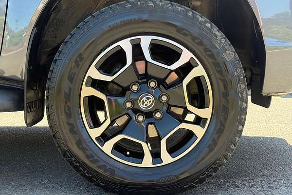 2020 Toyota Hilux SR5 GUN126R 4X4