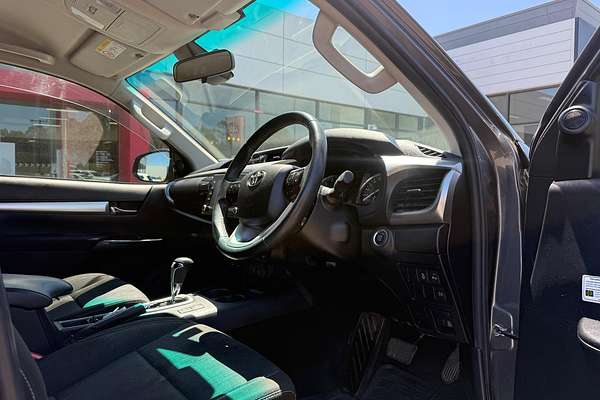 2020 Toyota Hilux SR5 GUN126R 4X4