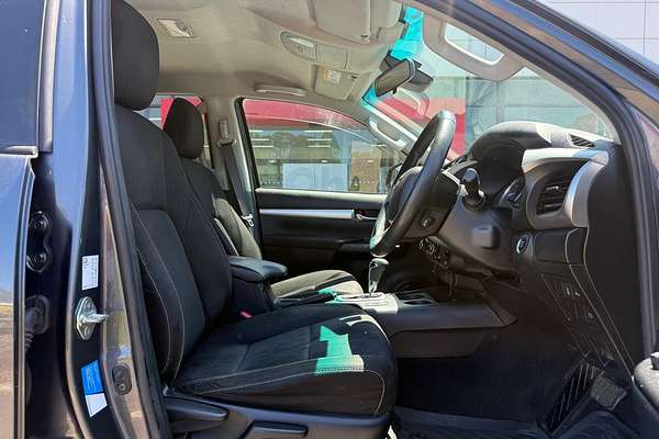 2020 Toyota Hilux SR5 GUN126R 4X4