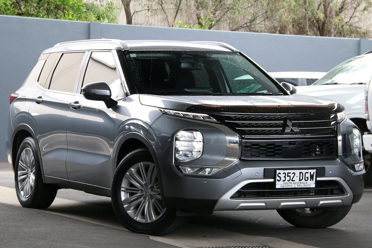 2023 Mitsubishi Outlander LS ZM