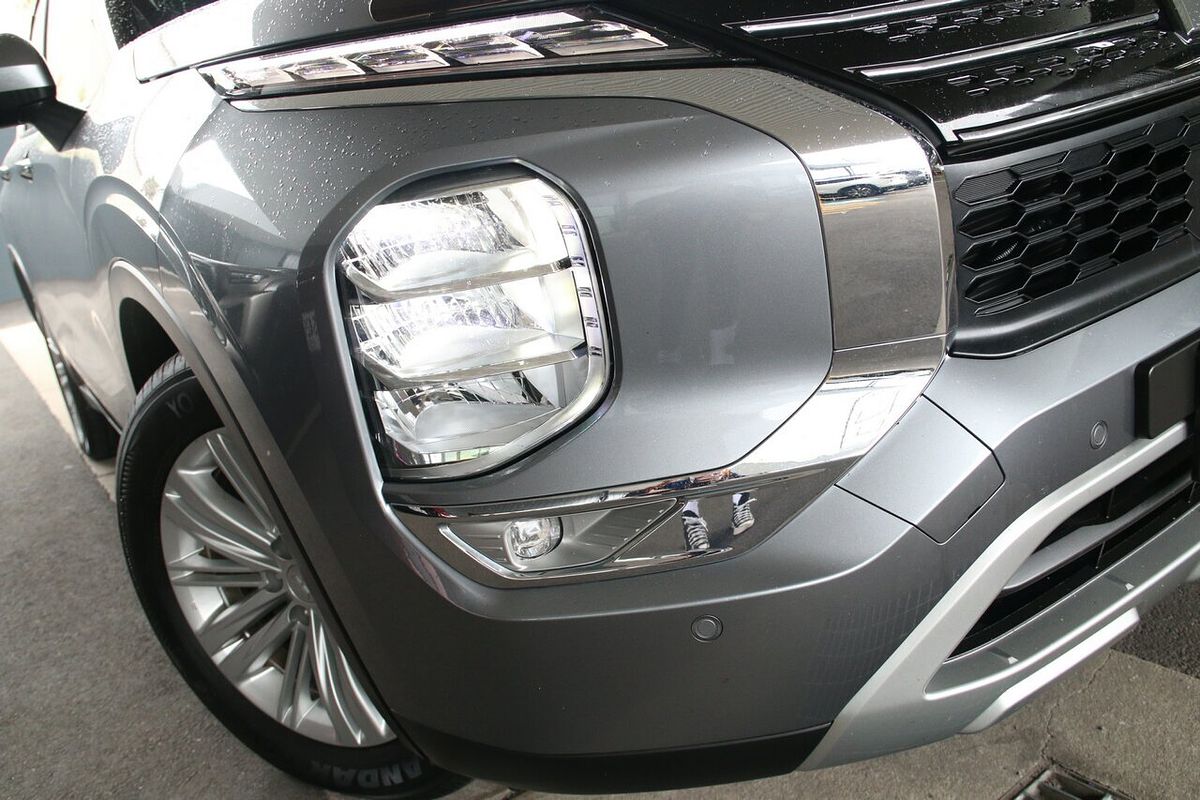 2023 Mitsubishi Outlander LS ZM