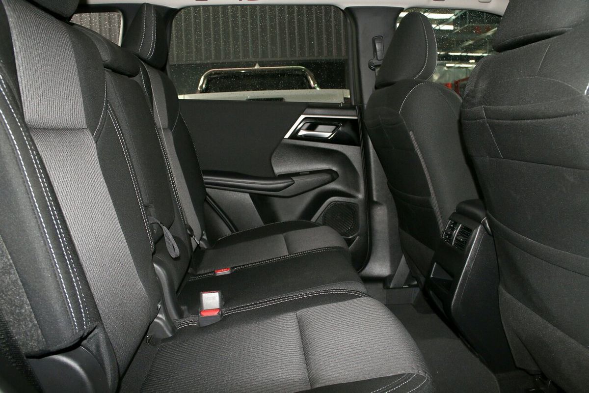 2023 Mitsubishi Outlander LS ZM