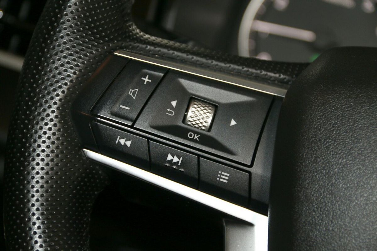 2023 Mitsubishi Outlander LS ZM