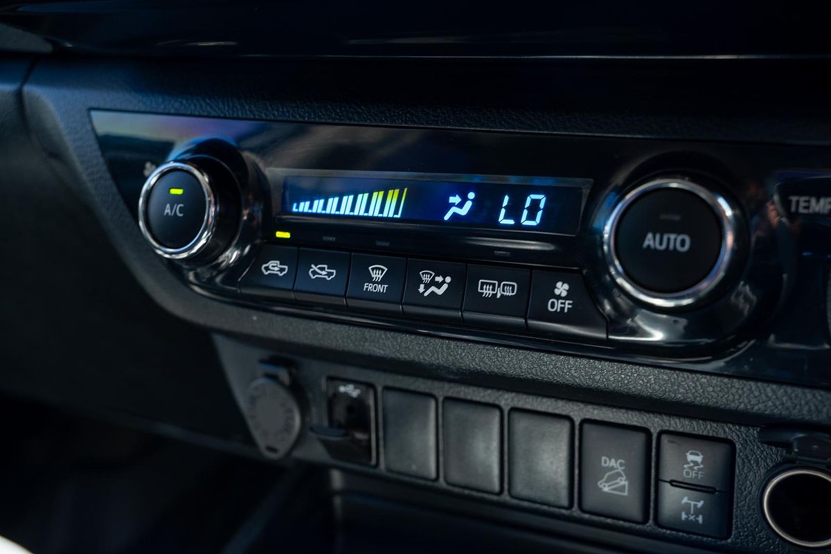 2020 Toyota Hilux SR5 GUN126R 4X4