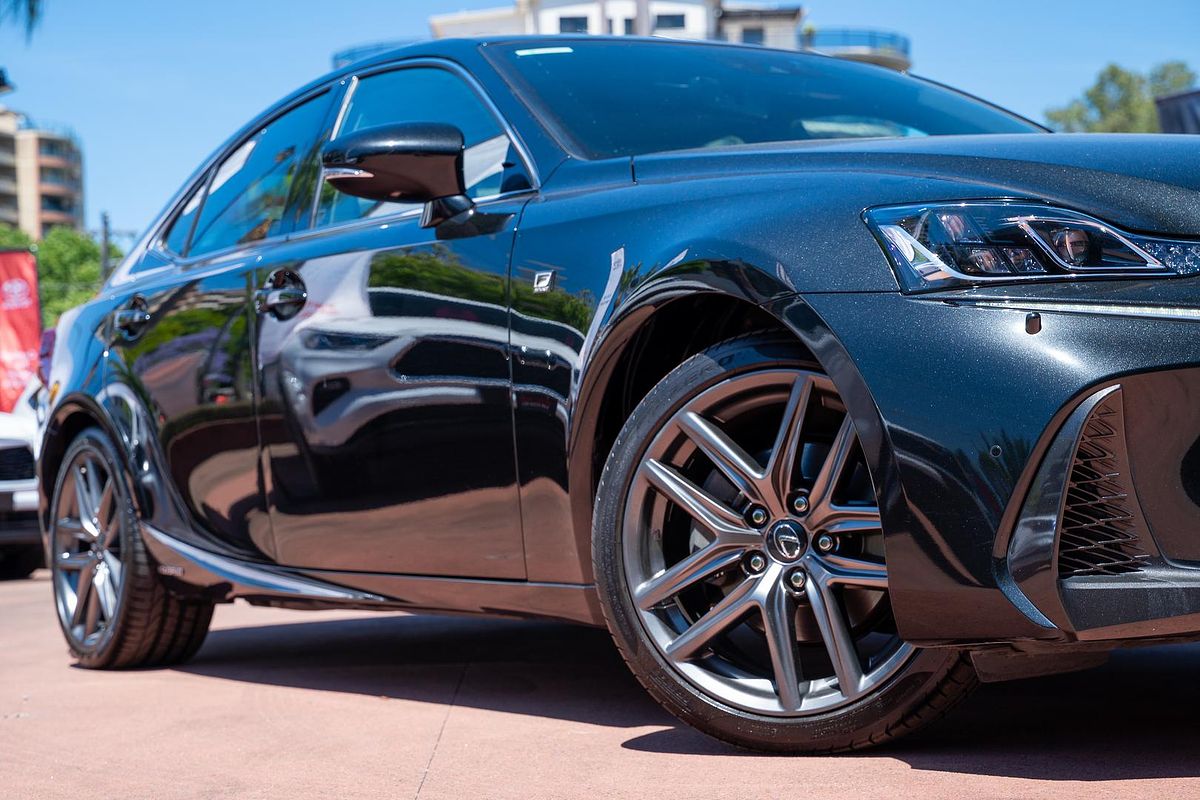 2017 Lexus IS IS300h F Sport AVE30R