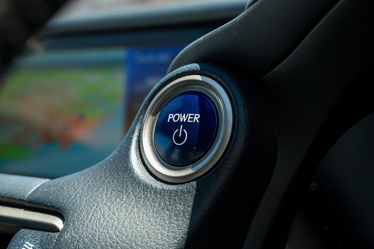 2017 Lexus IS IS300h F Sport AVE30R