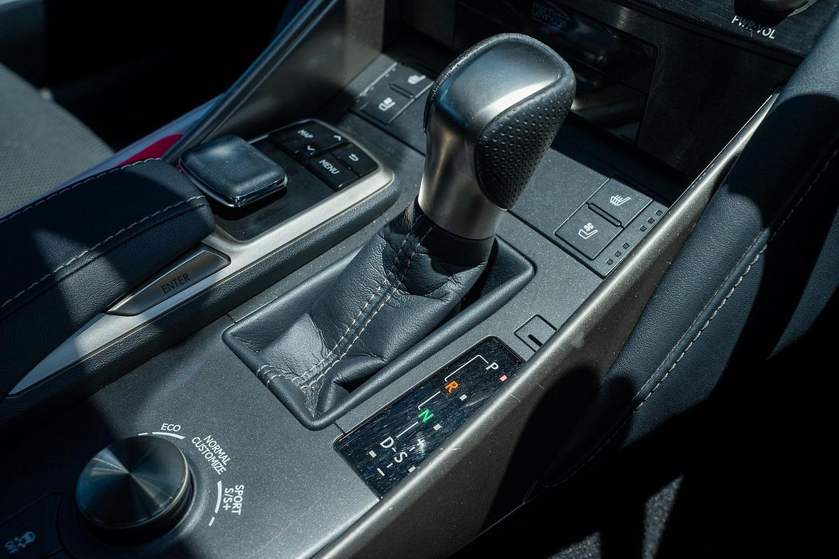 2017 Lexus IS IS300h F Sport AVE30R