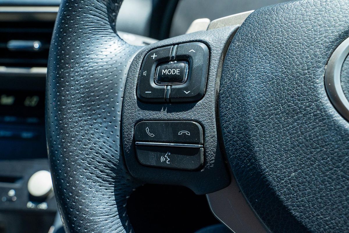 2017 Lexus IS IS300h F Sport AVE30R