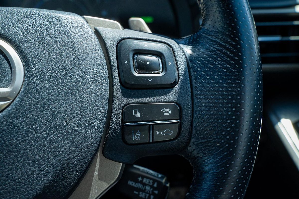 2017 Lexus IS IS300h F Sport AVE30R