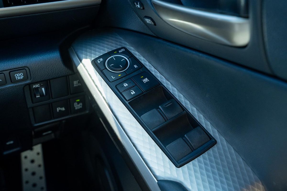 2017 Lexus IS IS300h F Sport AVE30R