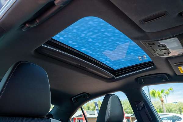 2017 Lexus IS IS300h F Sport AVE30R