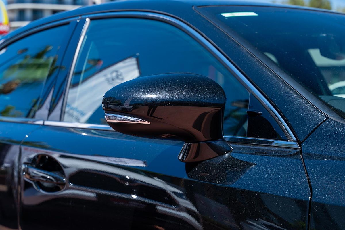 2017 Lexus IS IS300h F Sport AVE30R