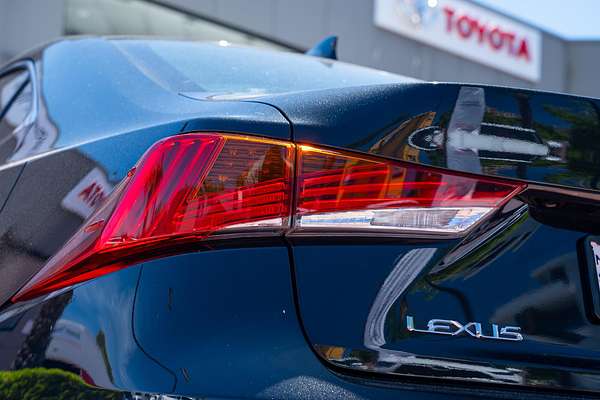 2017 Lexus IS IS300h F Sport AVE30R