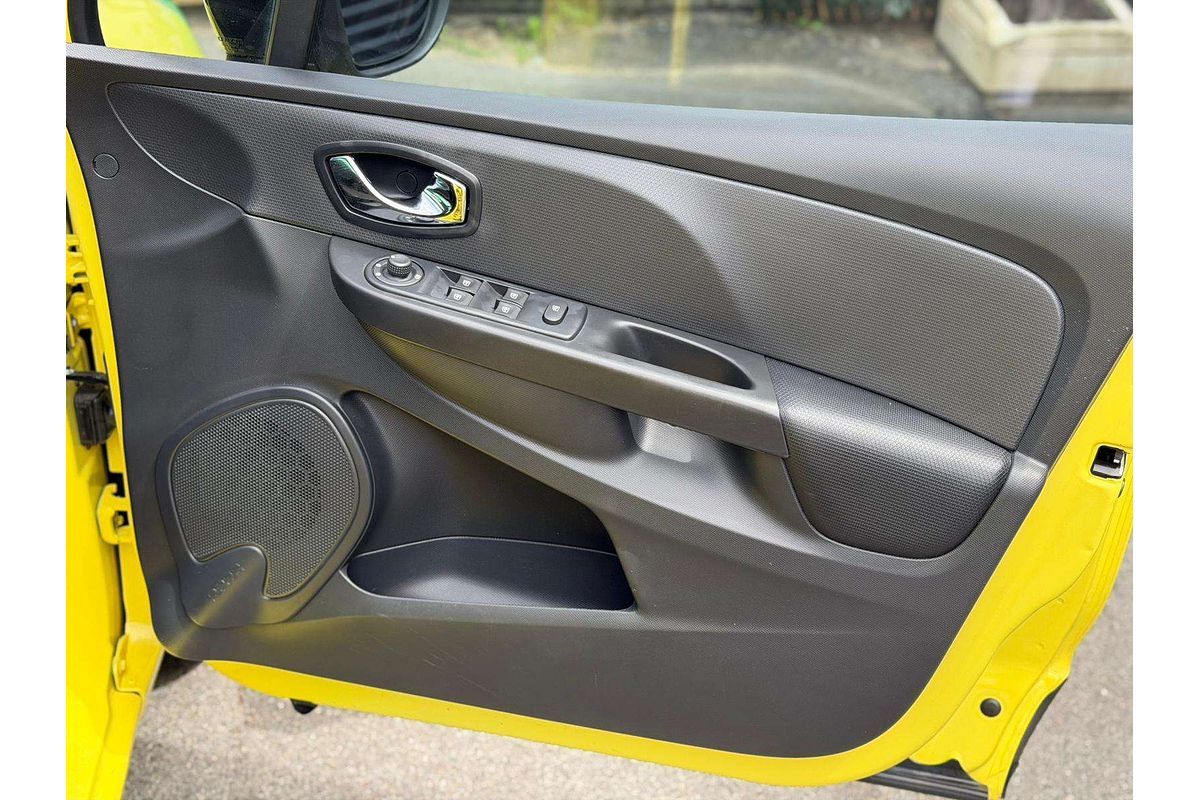 2014 Renault Clio Expression IV B98