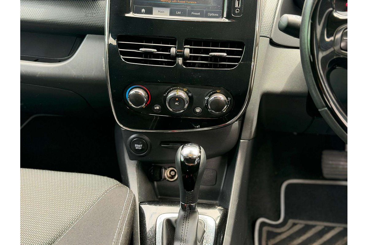 2014 Renault Clio Expression IV B98