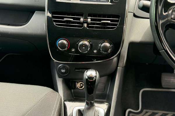 2014 Renault Clio Expression IV B98