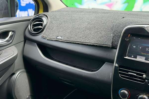 2014 Renault Clio Expression IV B98