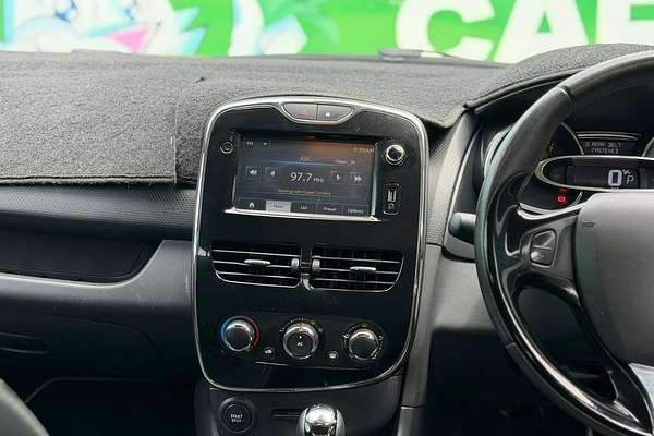 2014 Renault Clio Expression IV B98