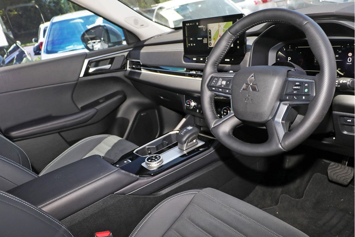 2025 Mitsubishi Outlander Aspire ZM