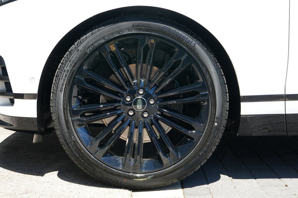 2025 Land Rover Range Rover Velar P250 Dynamic SE L560