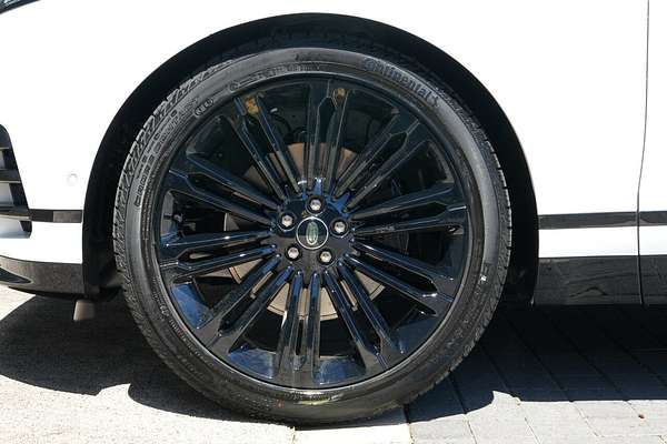 2025 Land Rover Range Rover Velar P250 Dynamic SE L560
