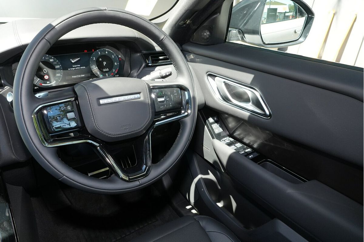 2025 Land Rover Range Rover Velar P250 Dynamic SE L560