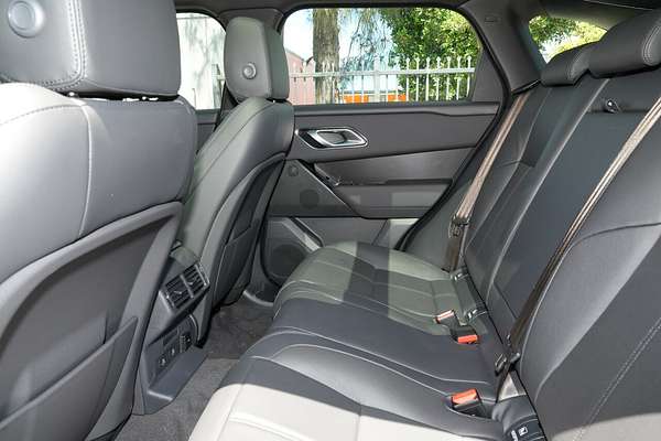 2025 Land Rover Range Rover Velar P250 Dynamic SE L560