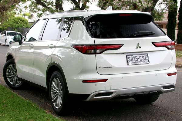 2022 Mitsubishi Outlander LS ZM