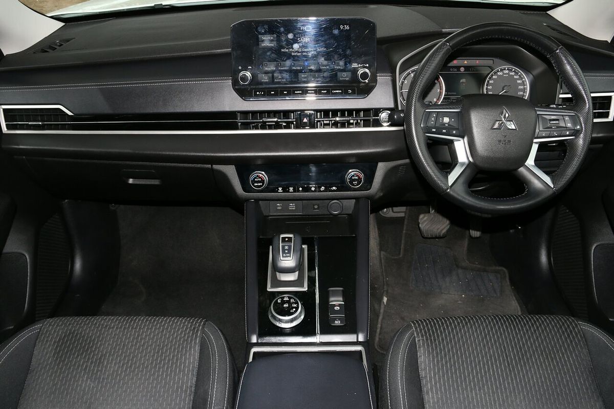 2022 Mitsubishi Outlander LS ZM